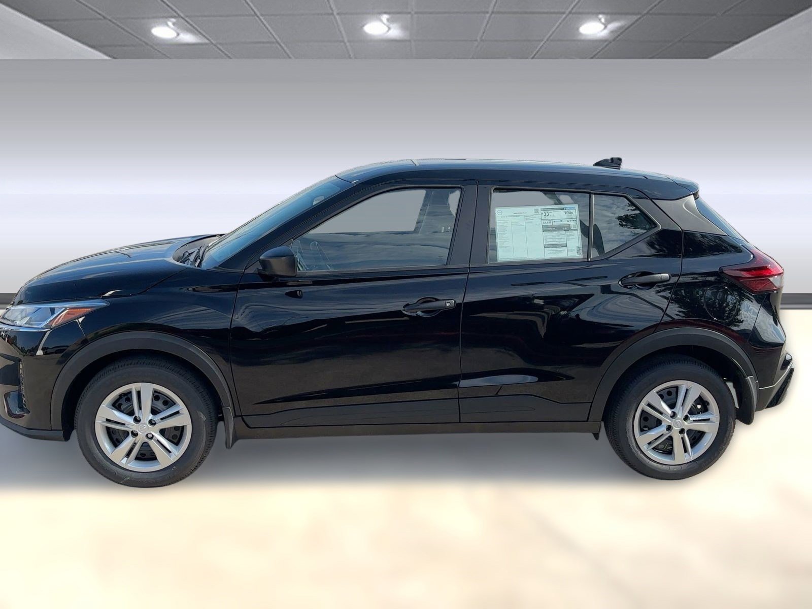 2025 Nissan Kicks Play S photo 2