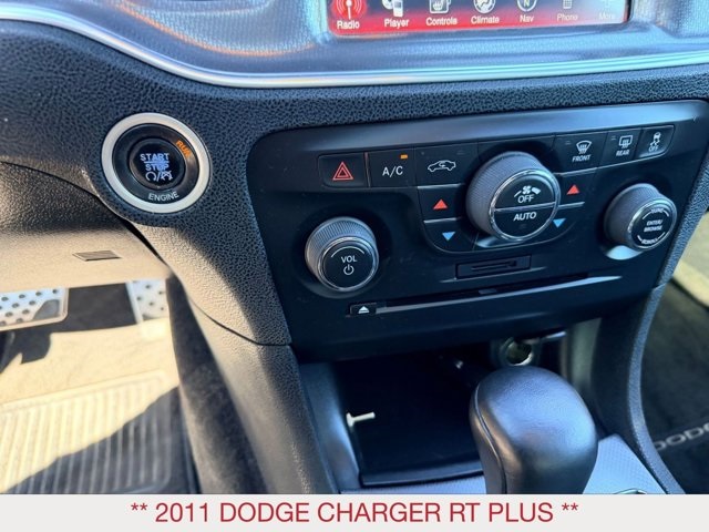 2011 Dodge Charger R/T photo 15
