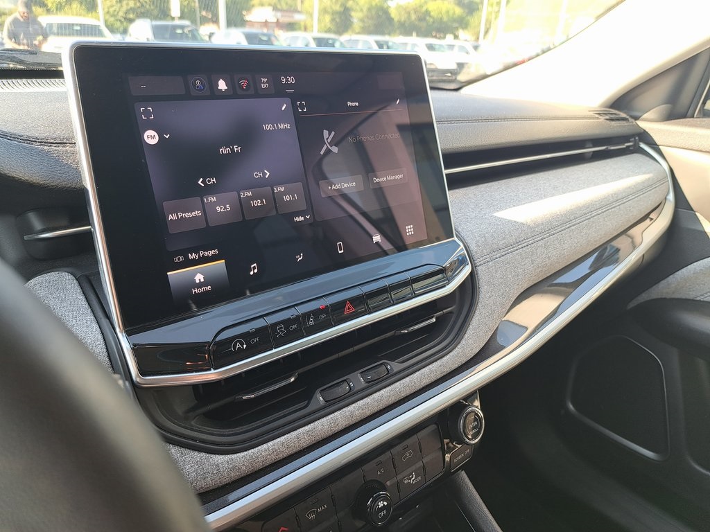2022 Jeep Compass Latitude photo 11