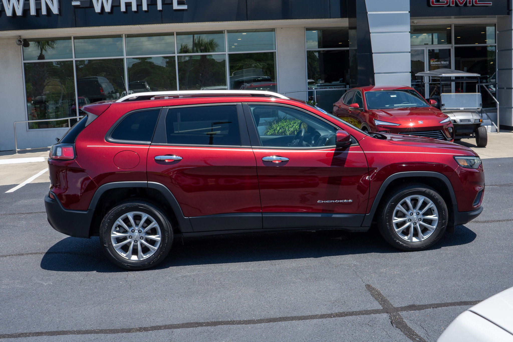 Used 2021 Jeep Cherokee Latitude with VIN 1C4PJLCB9MD195959 for sale in Conway, SC