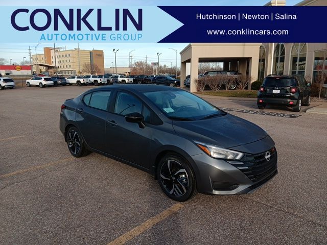 2025 Nissan Versa Sedan SR's photo