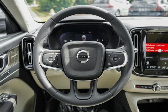 2026 Volvo XC40 AWD photo 23