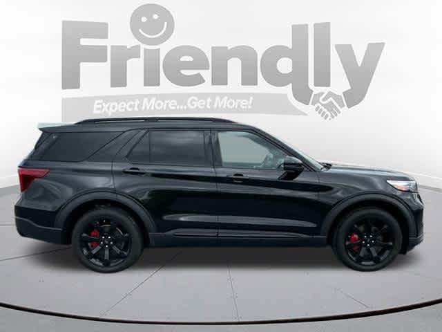 2023 Ford Explorer ST photo 3
