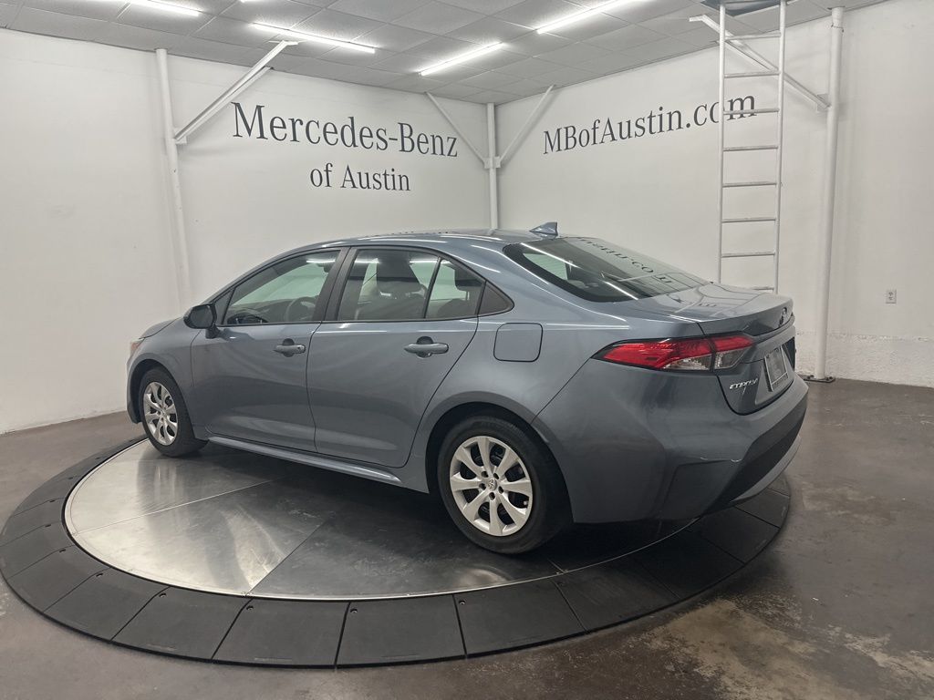 2022 Toyota Corolla LE photo 5