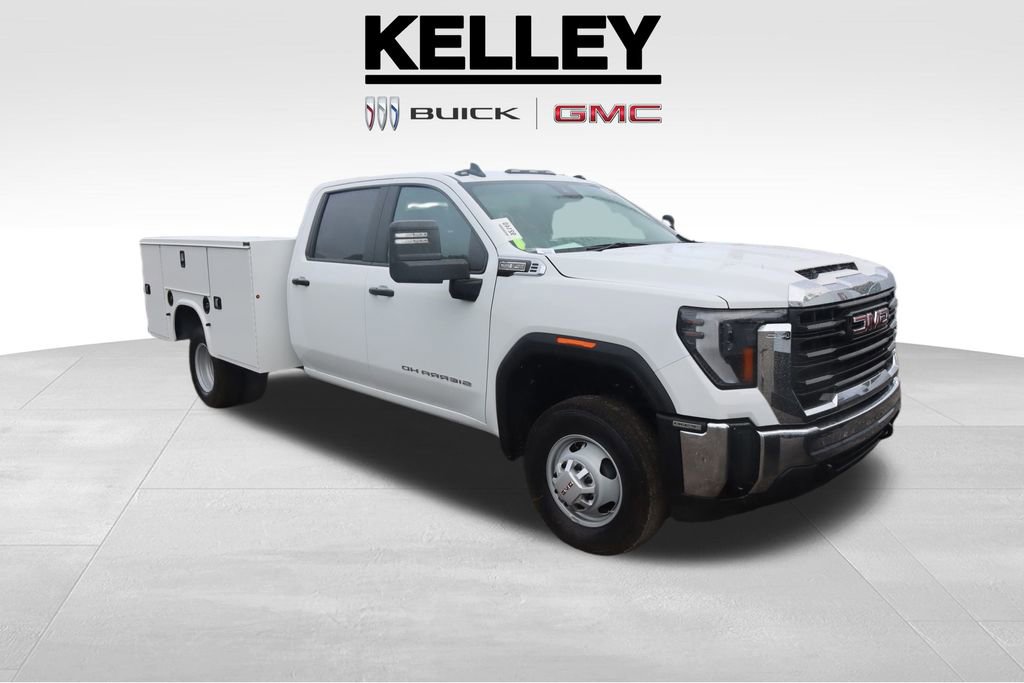 2025 GMC Sierra 3500 Chassis Cab Pro's photo