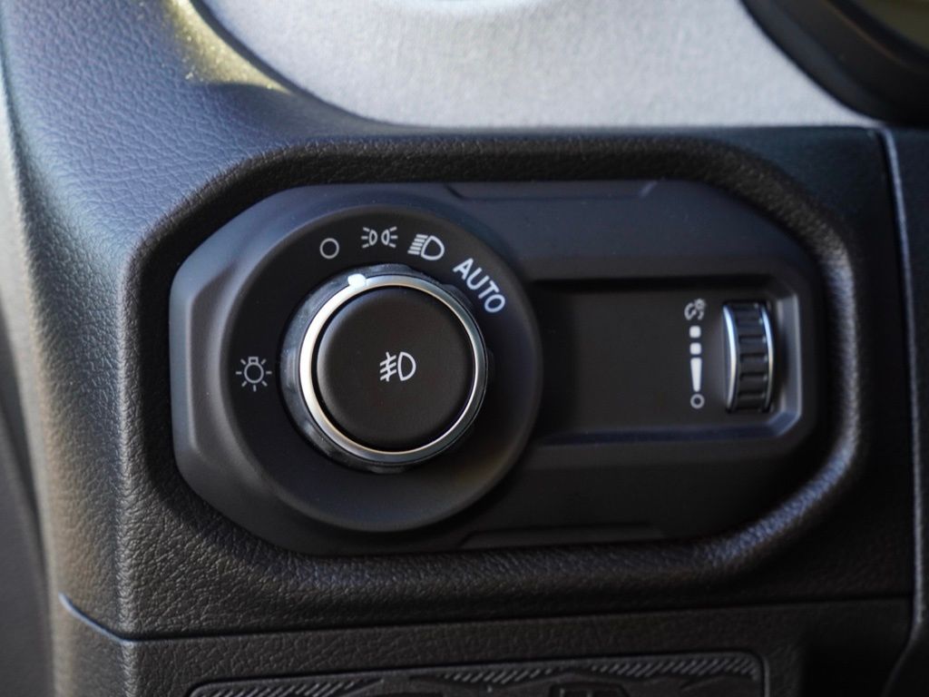 New 2026 Anvil Clear-Coat Exterior Paint Jeep 4-Door Sport S image 11