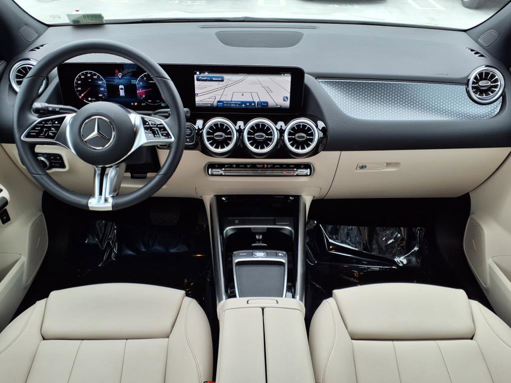 2025 Mercedes Benz GLA 250 photo 4