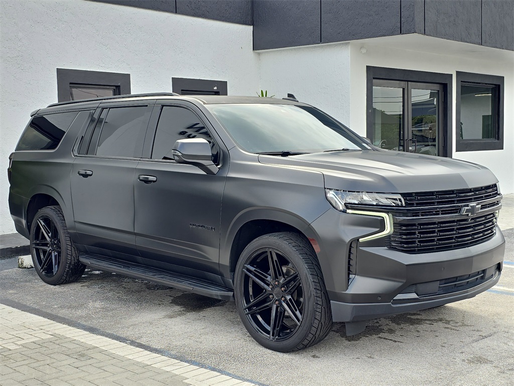 2021 Chevrolet Suburban Premier photo 2