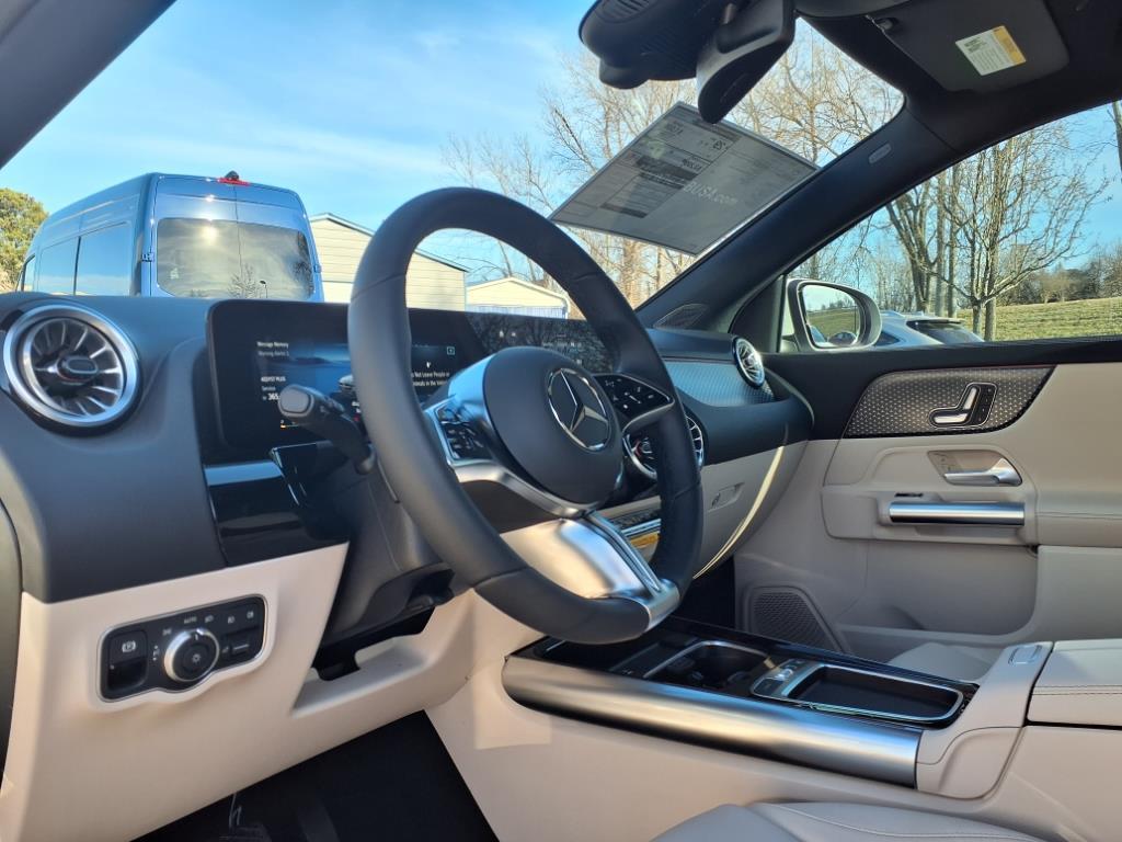 2025 Mercedes Benz GLA 250 photo 5