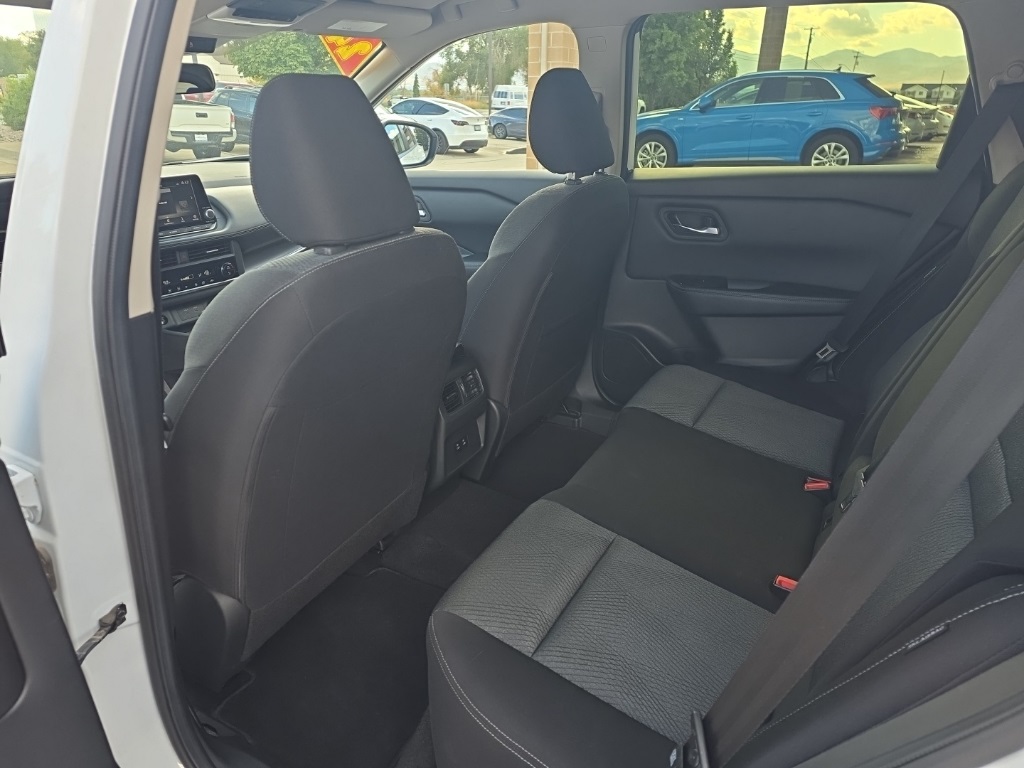2024 Nissan Rogue SV photo 15