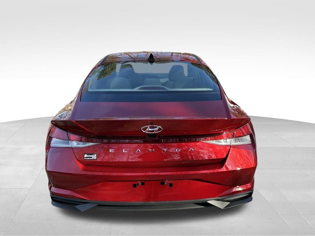 2023 Hyundai Elantra SEL photo 4