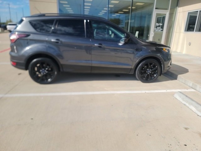 2017 Ford Escape SE photo 2
