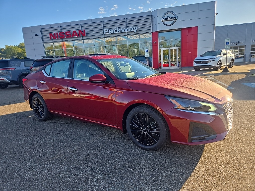 2025 Nissan Altima SV's photo