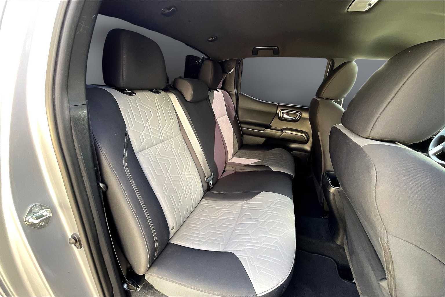 2020 Toyota Tacoma TRD Sport Double Cab V6 photo 17