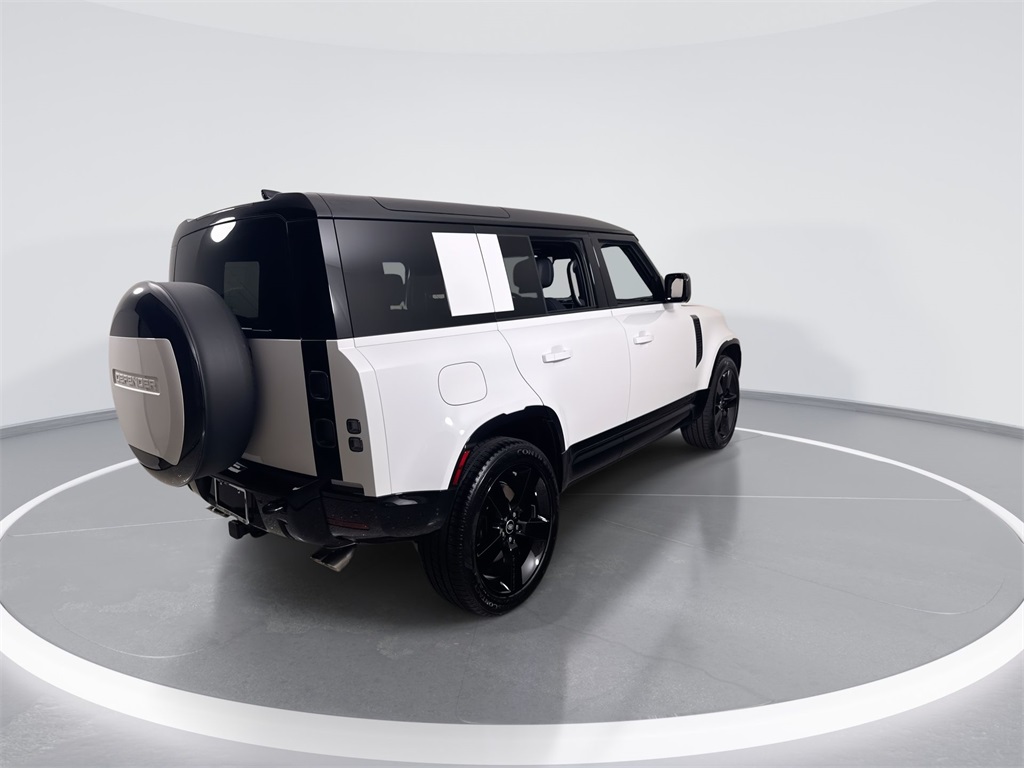 2025 Land Rover Defender 110 V8 photo 8