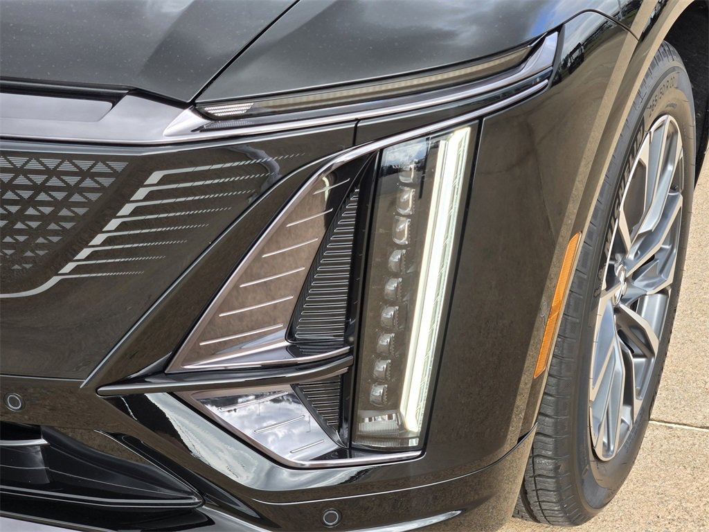 2025 Cadillac Lyriq Sport photo 10