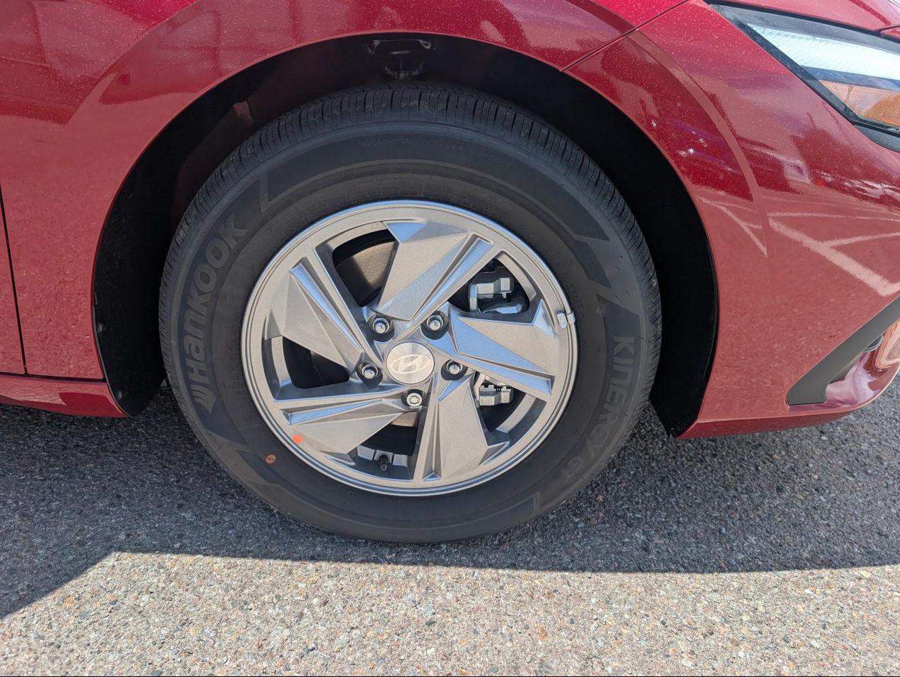 2025 Hyundai Elantra SE photo 23