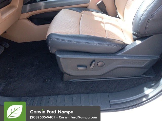 2025 Ford F-350 Lariat photo 11