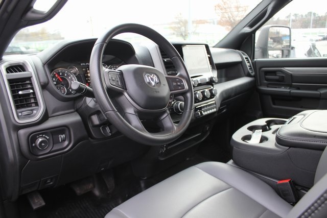 2023 Ram 2500 Tradesman photo 3