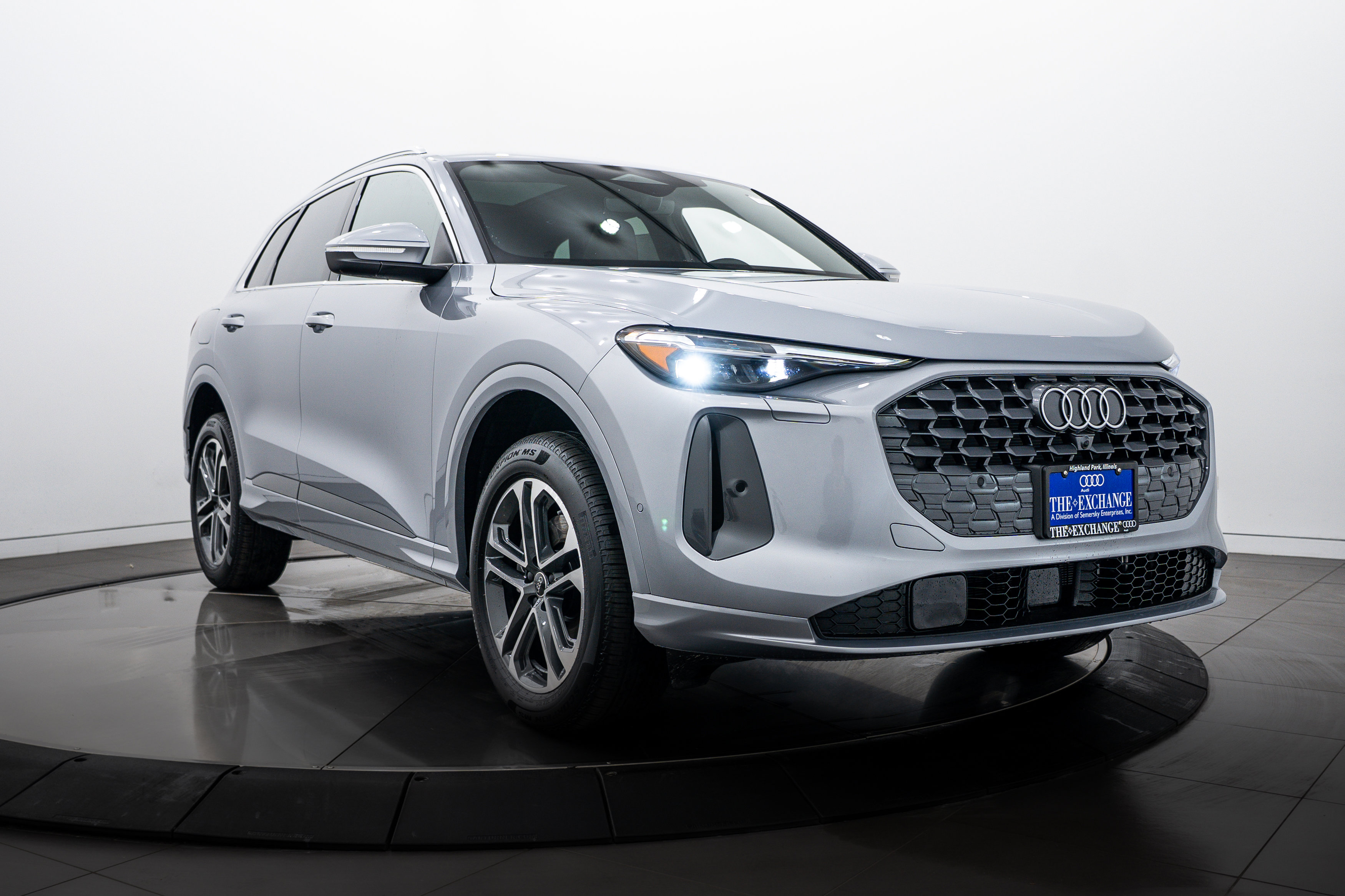 2025 Audi Q5 Premium Plus photo 2