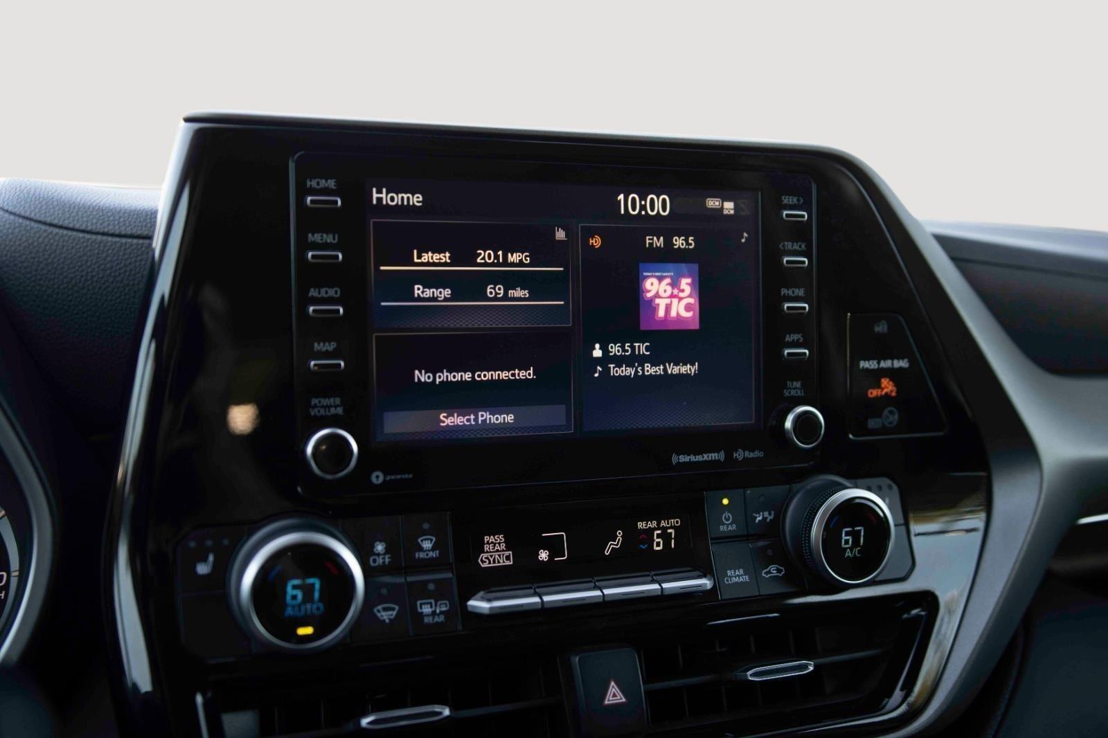 2021 Toyota Highlander XLE photo 7