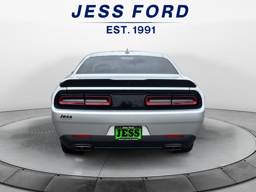 2022 Dodge Challenger GT photo 4