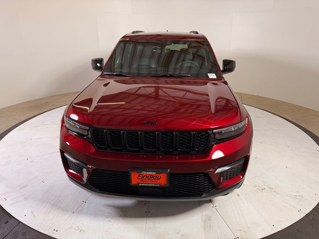 2025 Jeep Grand Cherokee Altitude X photo 2