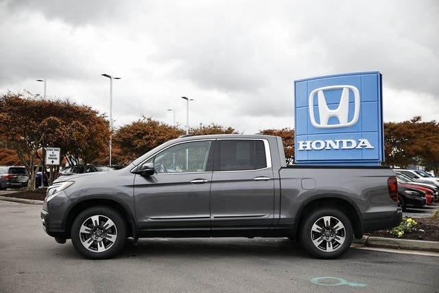 2019 Honda Ridgeline RTL-E photo 3