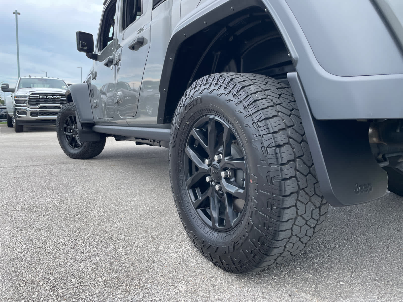 2021 Jeep Gladiator Sport S photo 6