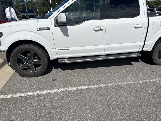 2019 Ford F-150 Lariat photo 2