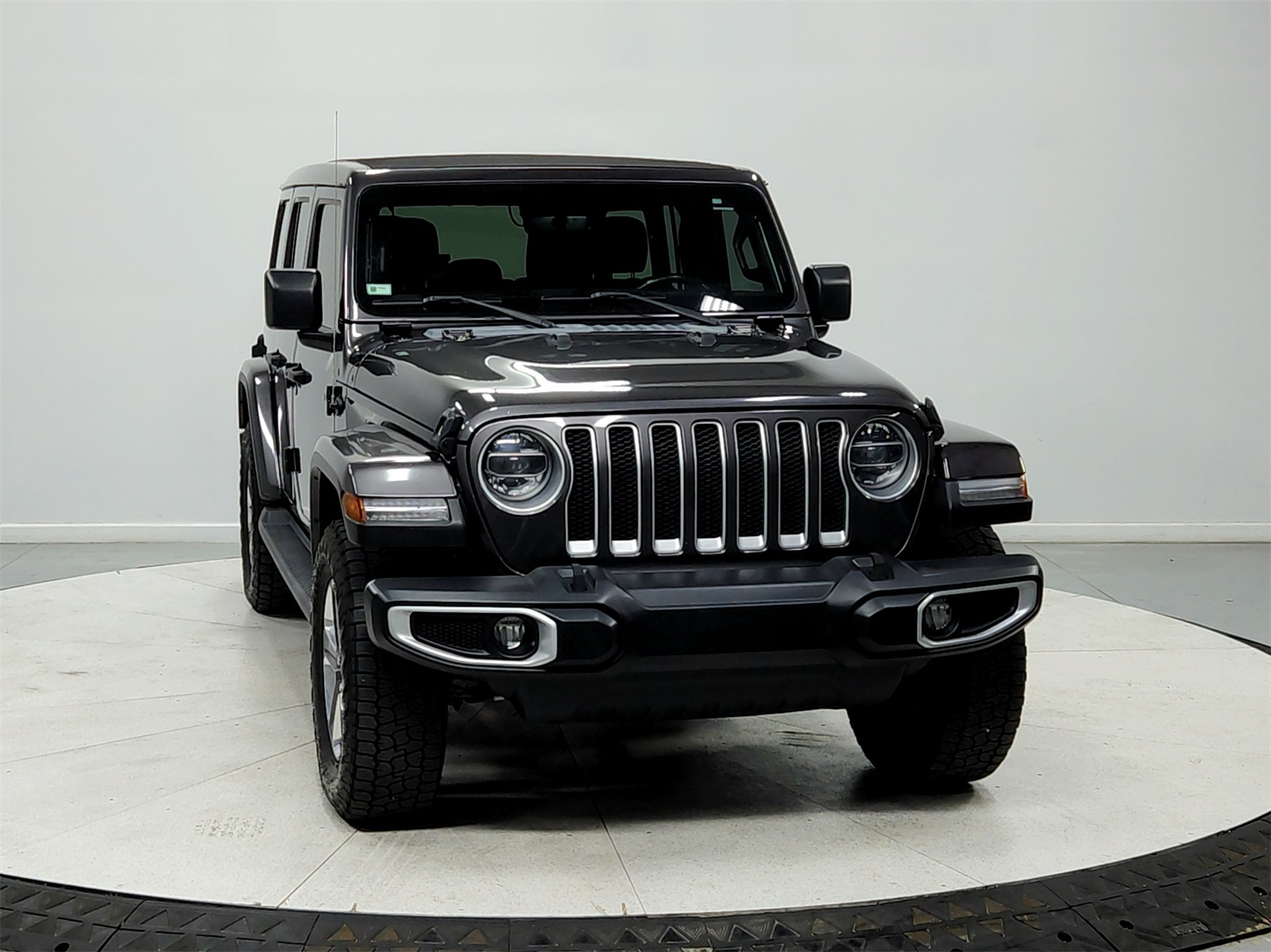 2021 Jeep Wrangler Unlimited Sahara photo 2