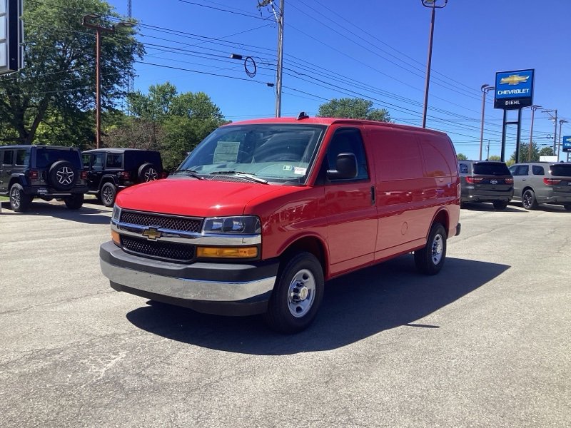 2025 Chevrolet Express 2500 Work Van photo 3