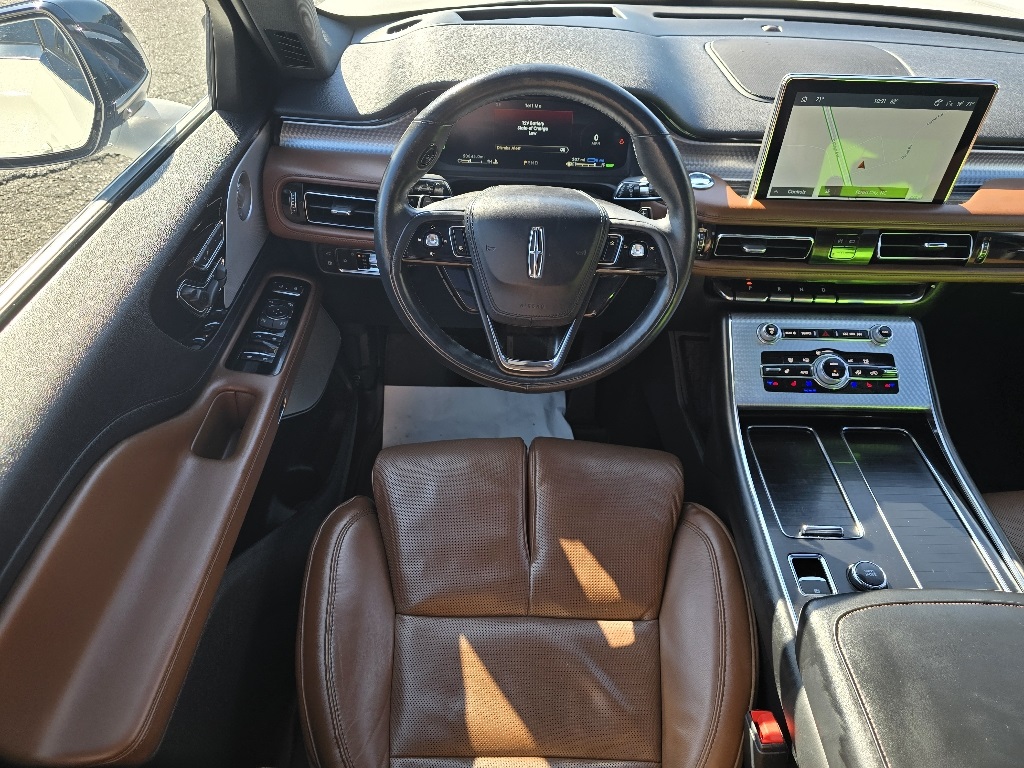2021 Lincoln Aviator Grand Touring photo 3