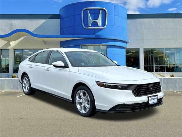 2025 Honda Accord LX's photo