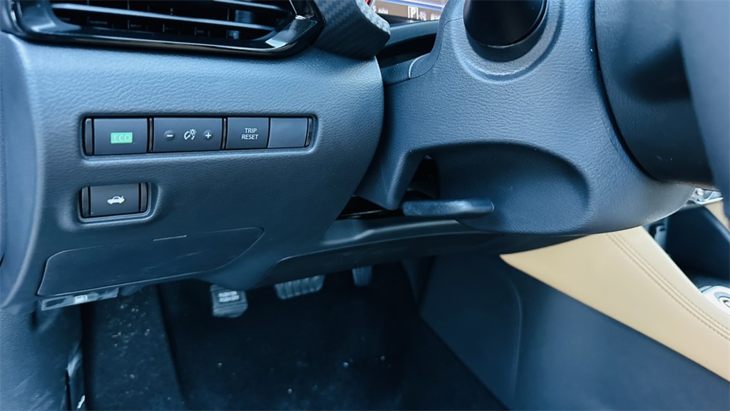 2025 Nissan Sentra SV photo 17