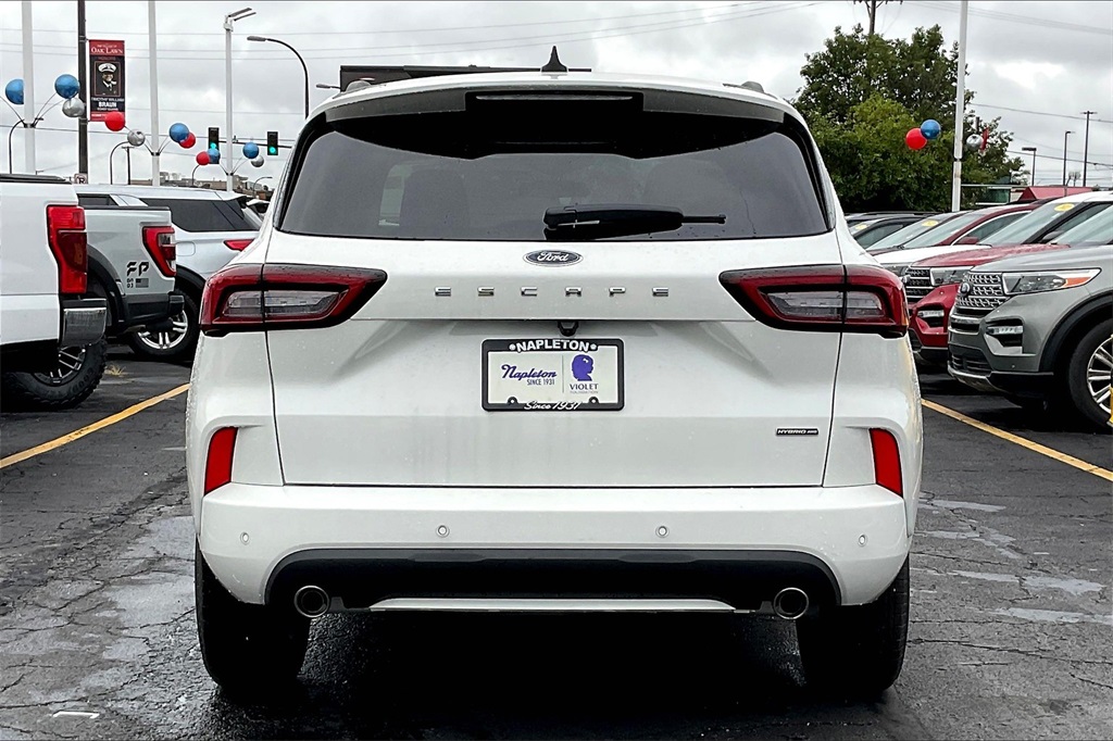 2024 Ford Escape Hybrid ST-Line Select photo 2