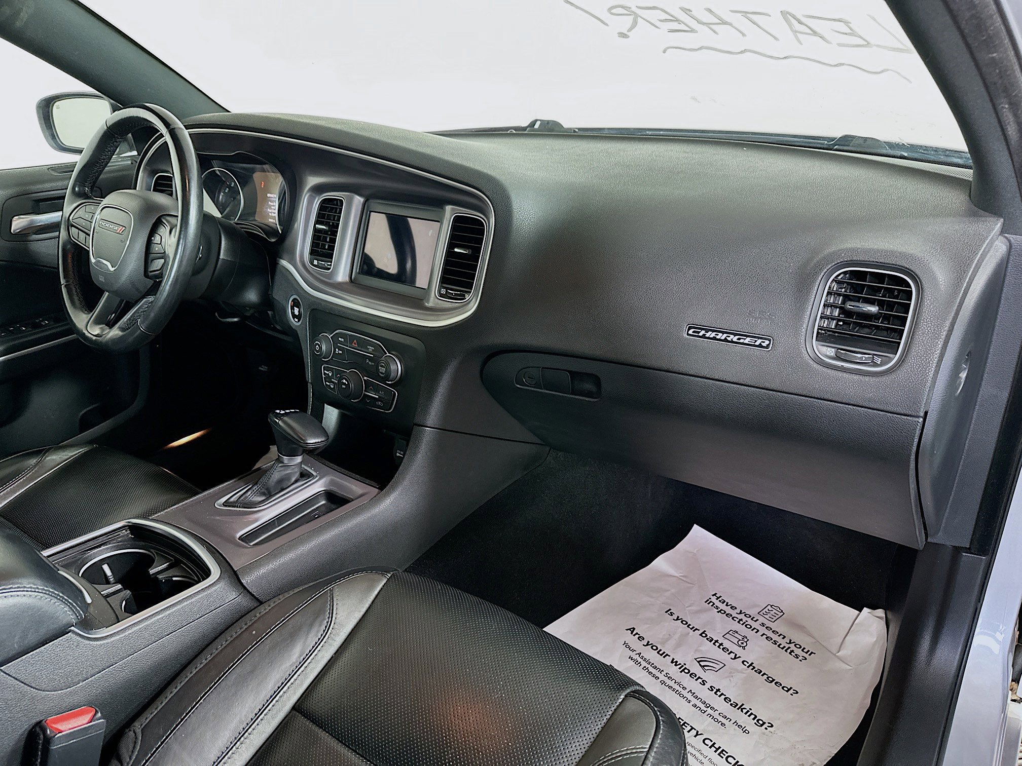 2022 Dodge Charger SXT photo 25