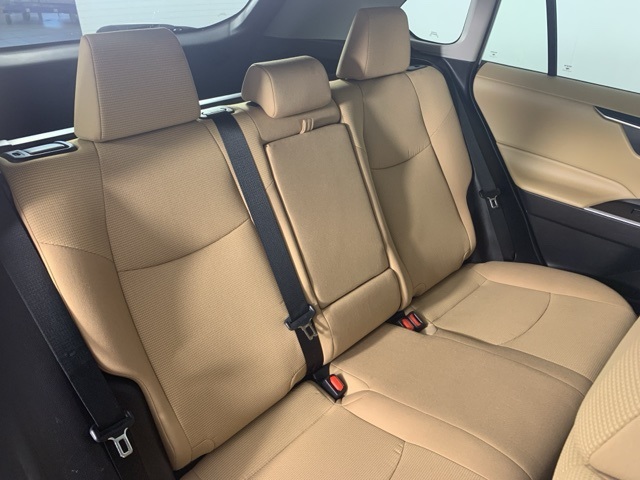 2022 Toyota RAV4 LE photo 26