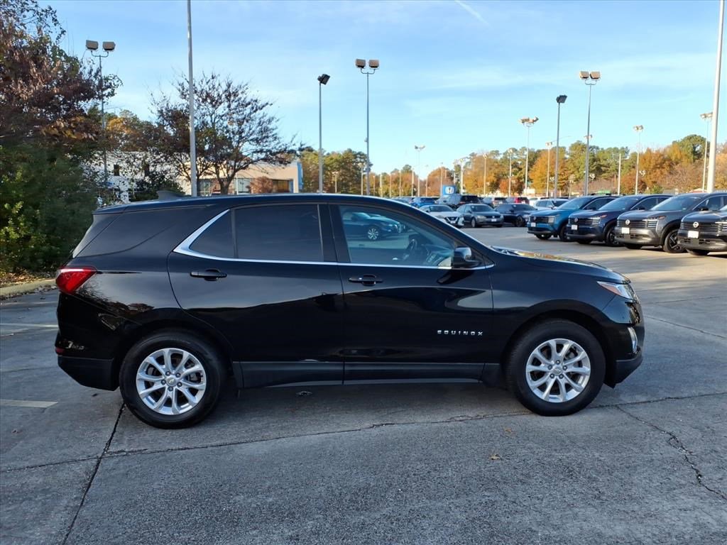 2020 Chevrolet Equinox LT photo 2
