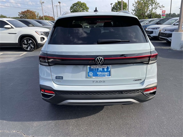 2025 Volkswagen Taos SEL photo 4