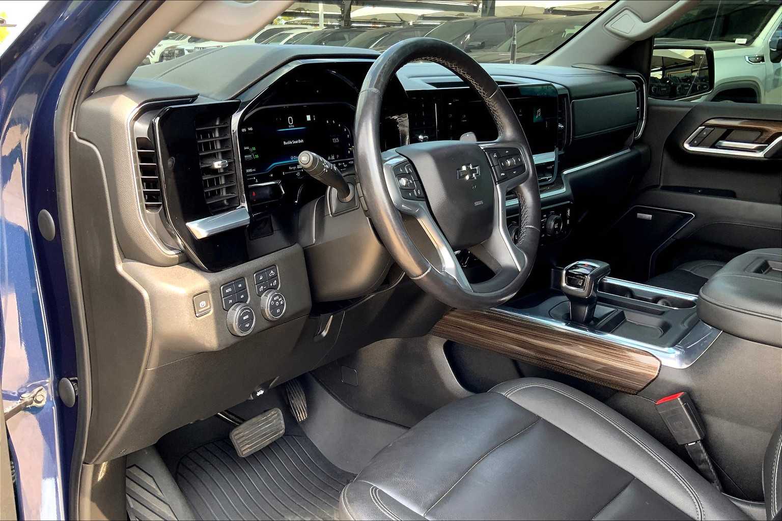 2022 Chevrolet Silverado 1500 RST photo 15