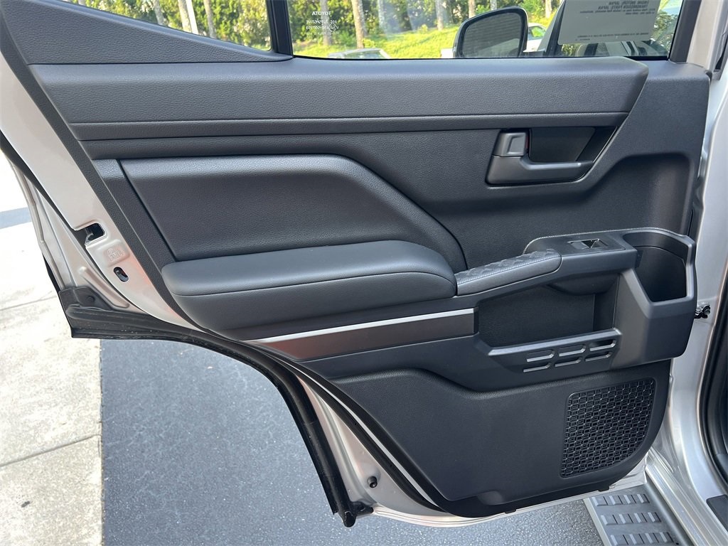 2025 Toyota 4Runner photo 21