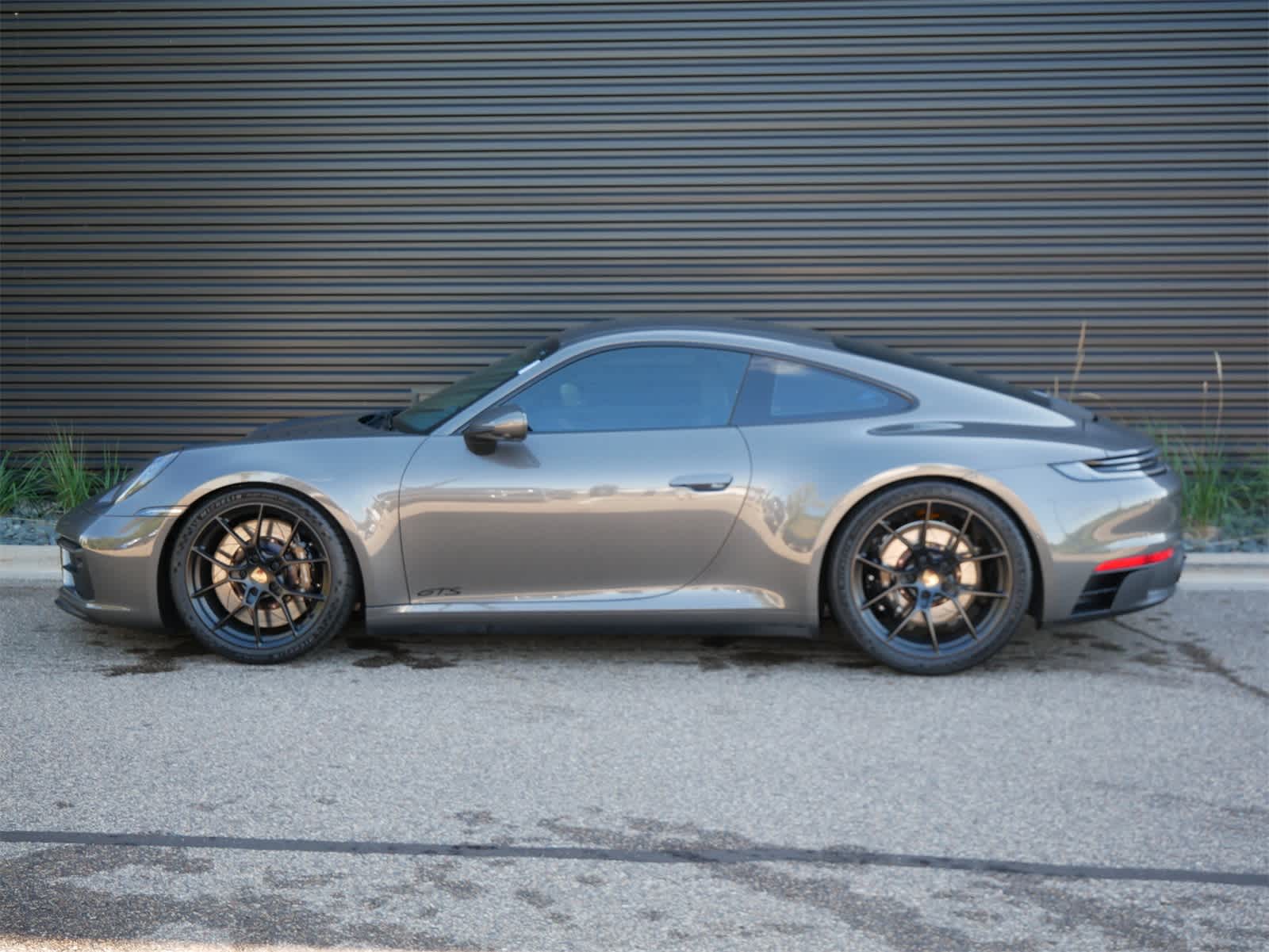 2023 Porsche 911 4 GTS photo 2