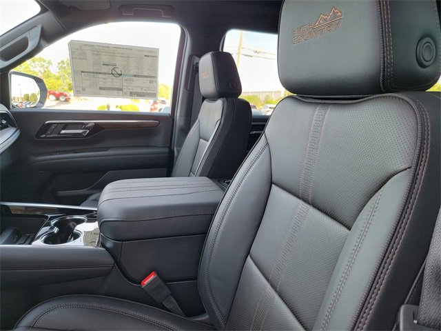 2025 Chevrolet Tahoe High Country photo 11