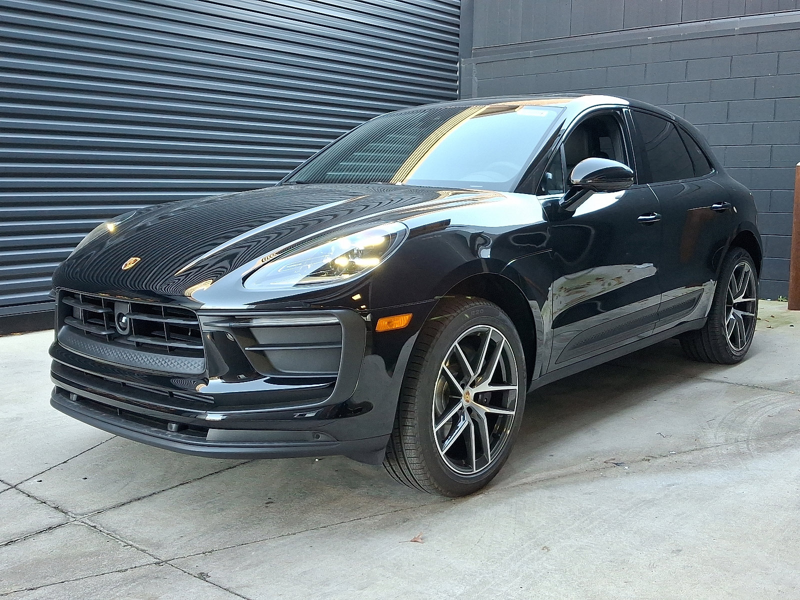 2026 Porsche Macan Base