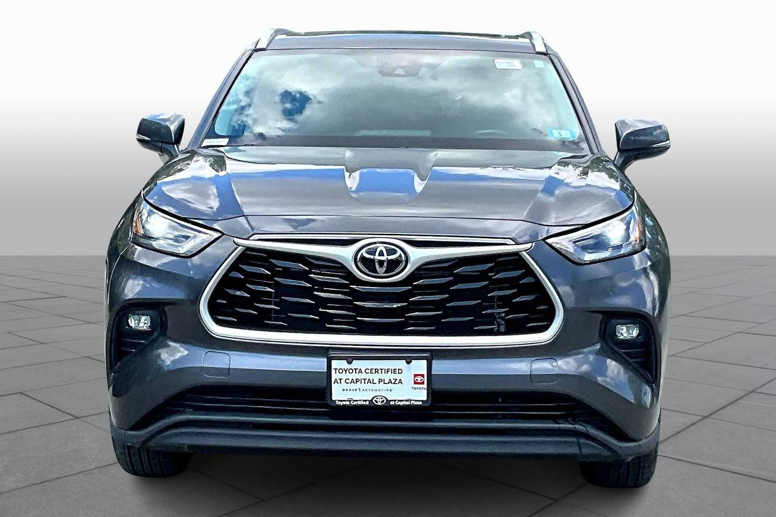 2022 Toyota Highlander XLE photo 3