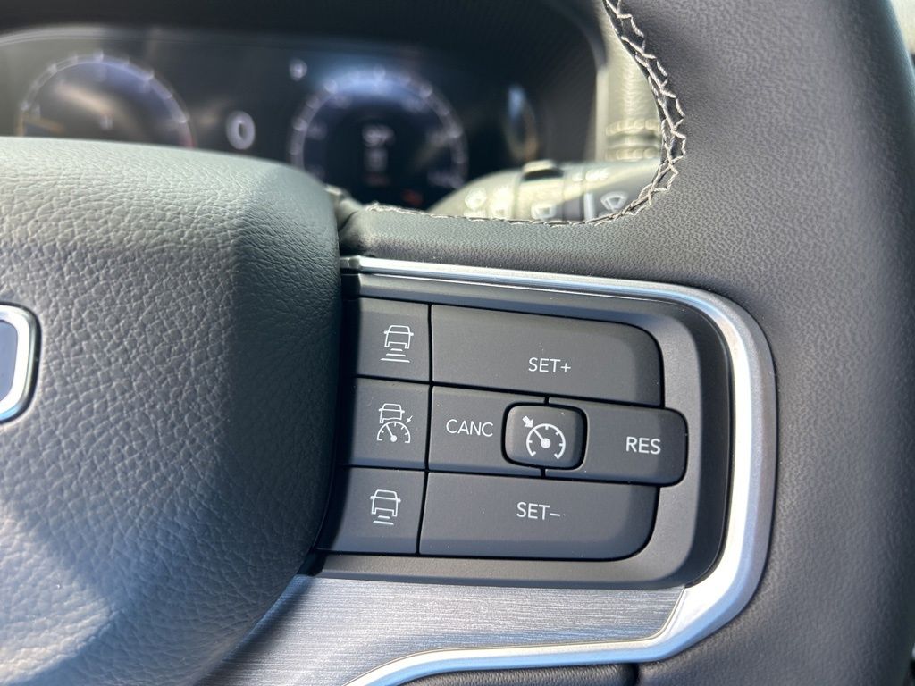 2025 Jeep Wagoneer Series II photo 44