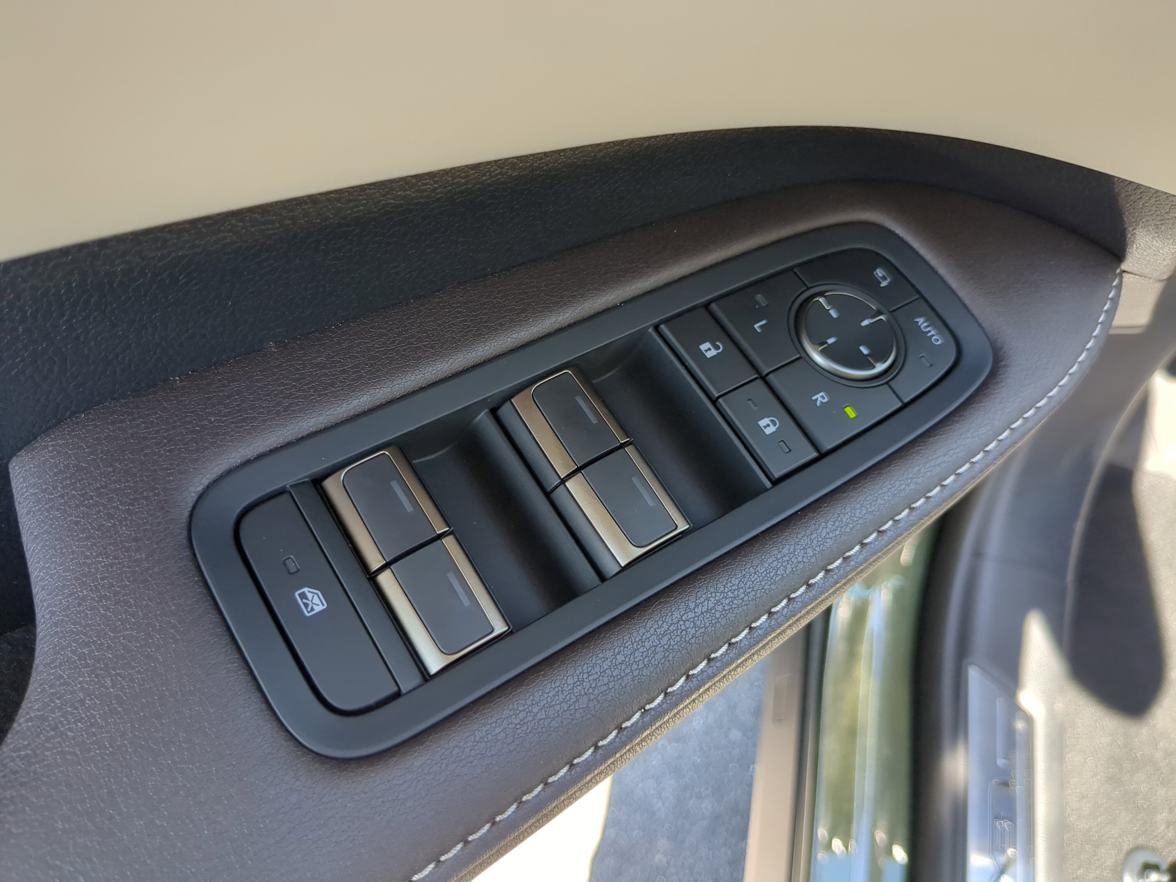2025 Lexus RX 350h Luxury photo 14