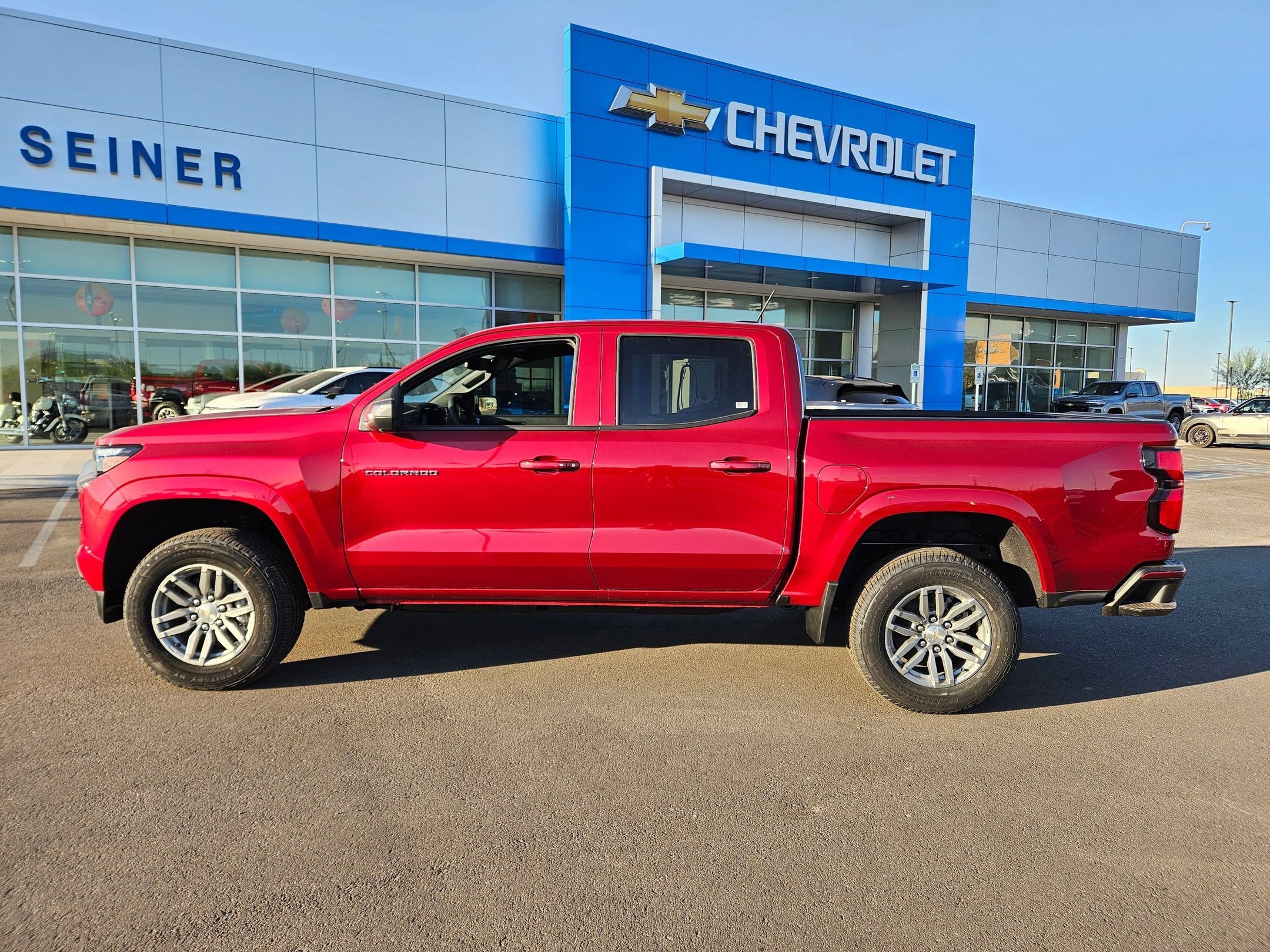 2026 Chevrolet Colorado LT photo 2