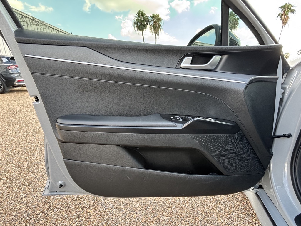 2023 Kia K5 GT-Line photo 12